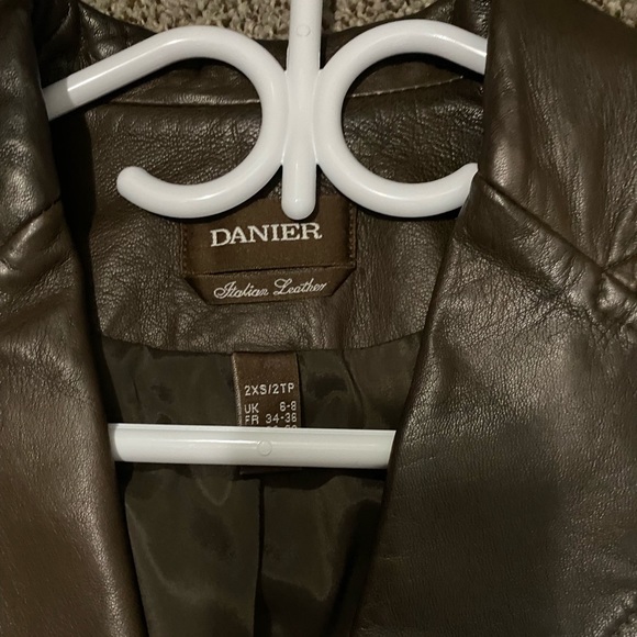 Danier Women’s Leather Jacket in Brown - Picture 4 of 5